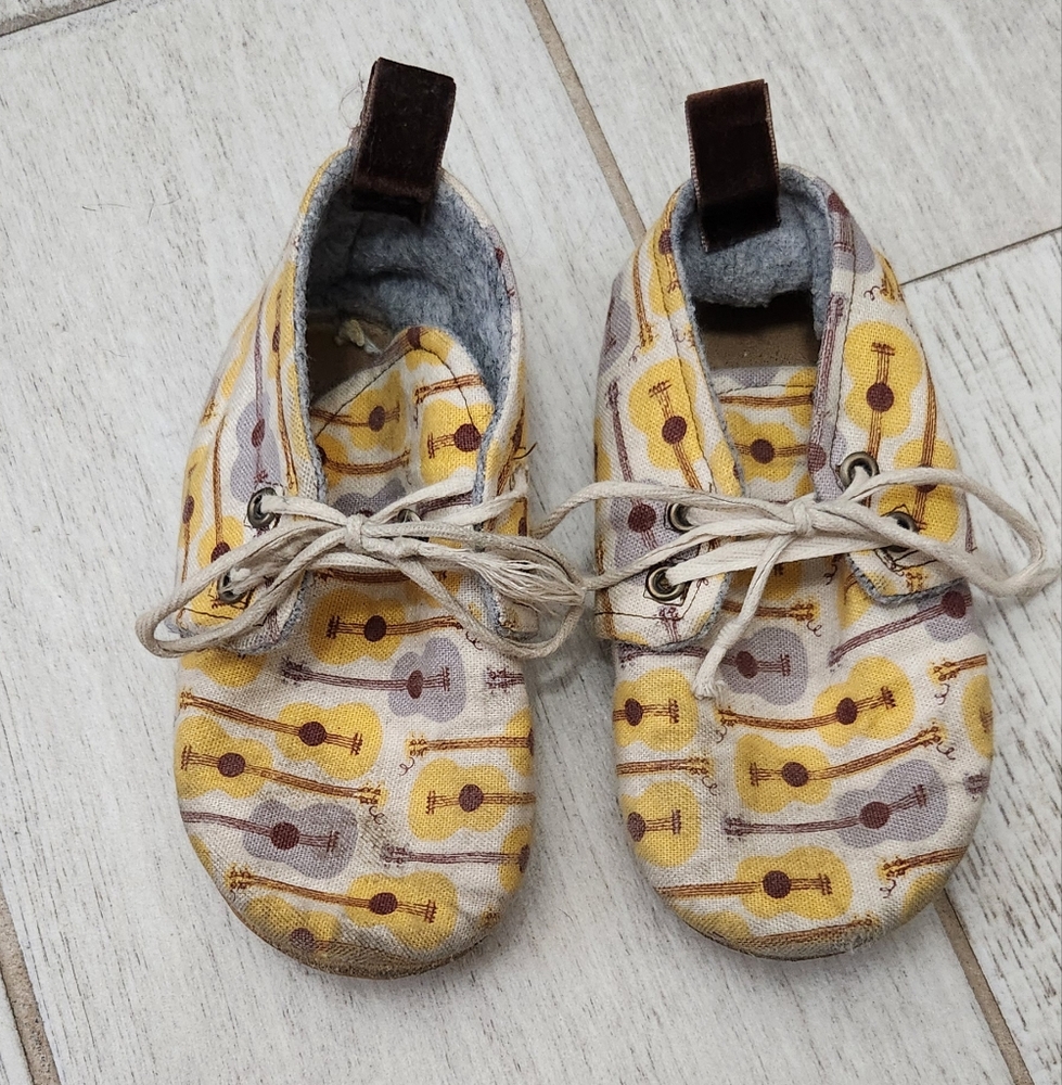 Gracious May soft sole shoes 8c (2T/3T) Made in USA
